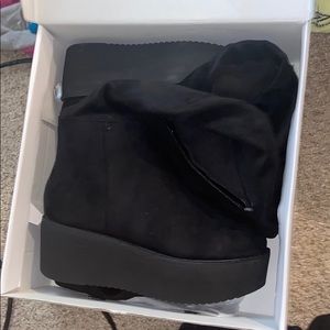 Boots brand new